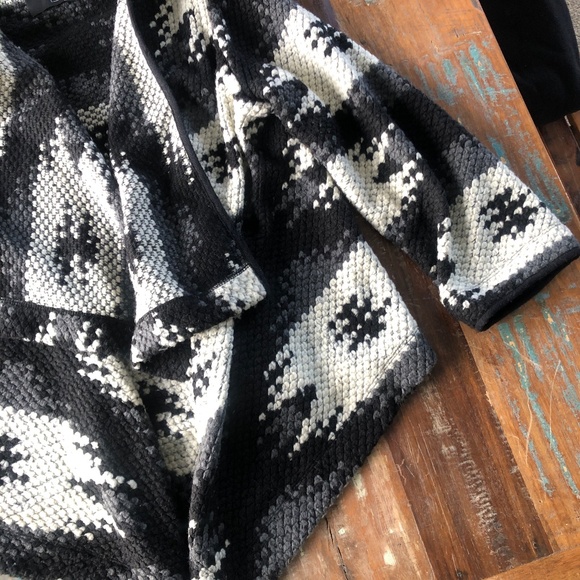 Anthropologie Dolce Vita Cardigan Sweater size Medium - Picture 3 of 10